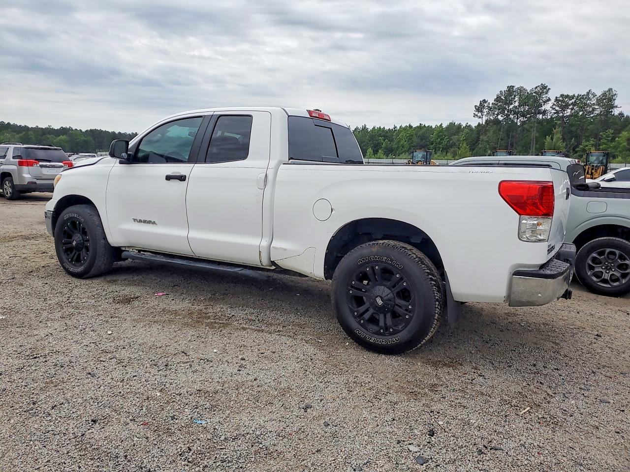 Toyota Tundra Double Cab Sr5