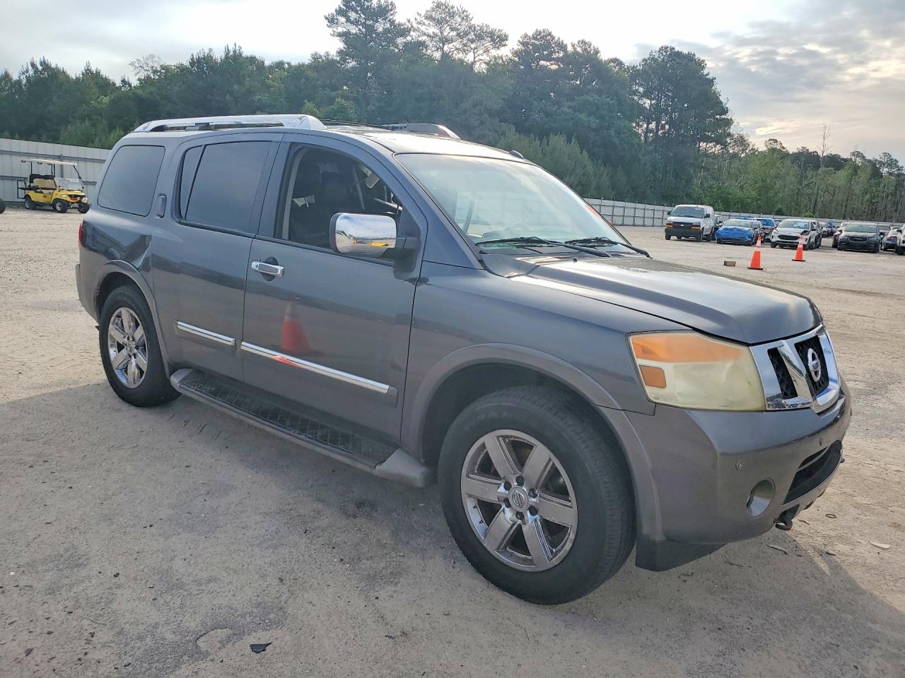 Nissan Armada Sv