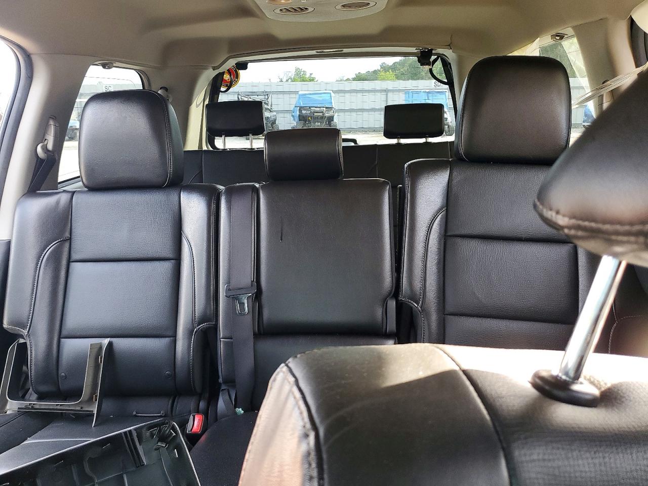Nissan Armada Sv