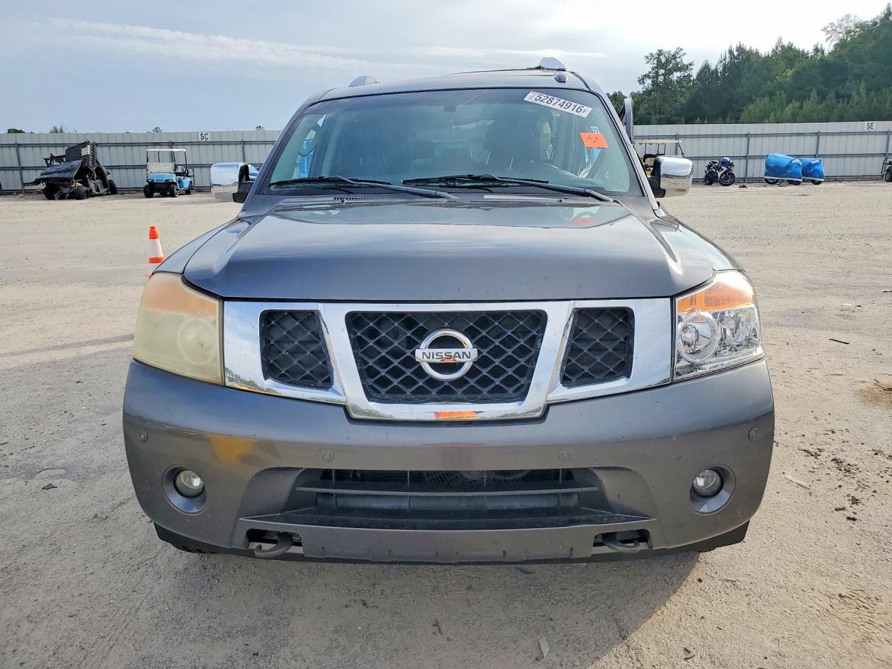 Nissan Armada Sv
