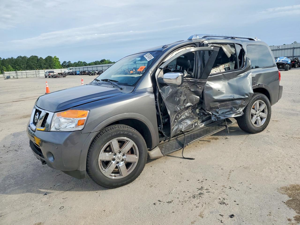 Salvage Nissan Armada Image