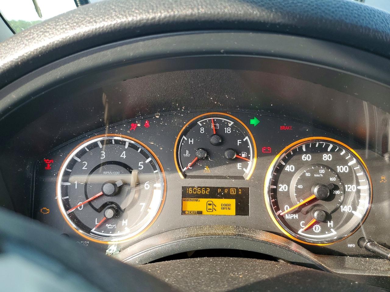 Nissan Armada Sv