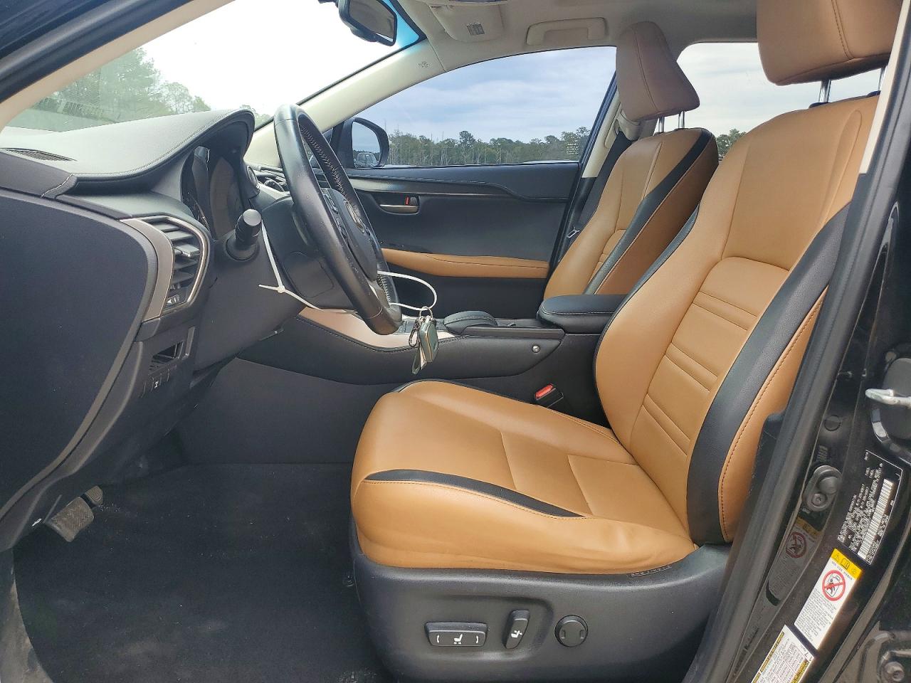 Lexus NX Base