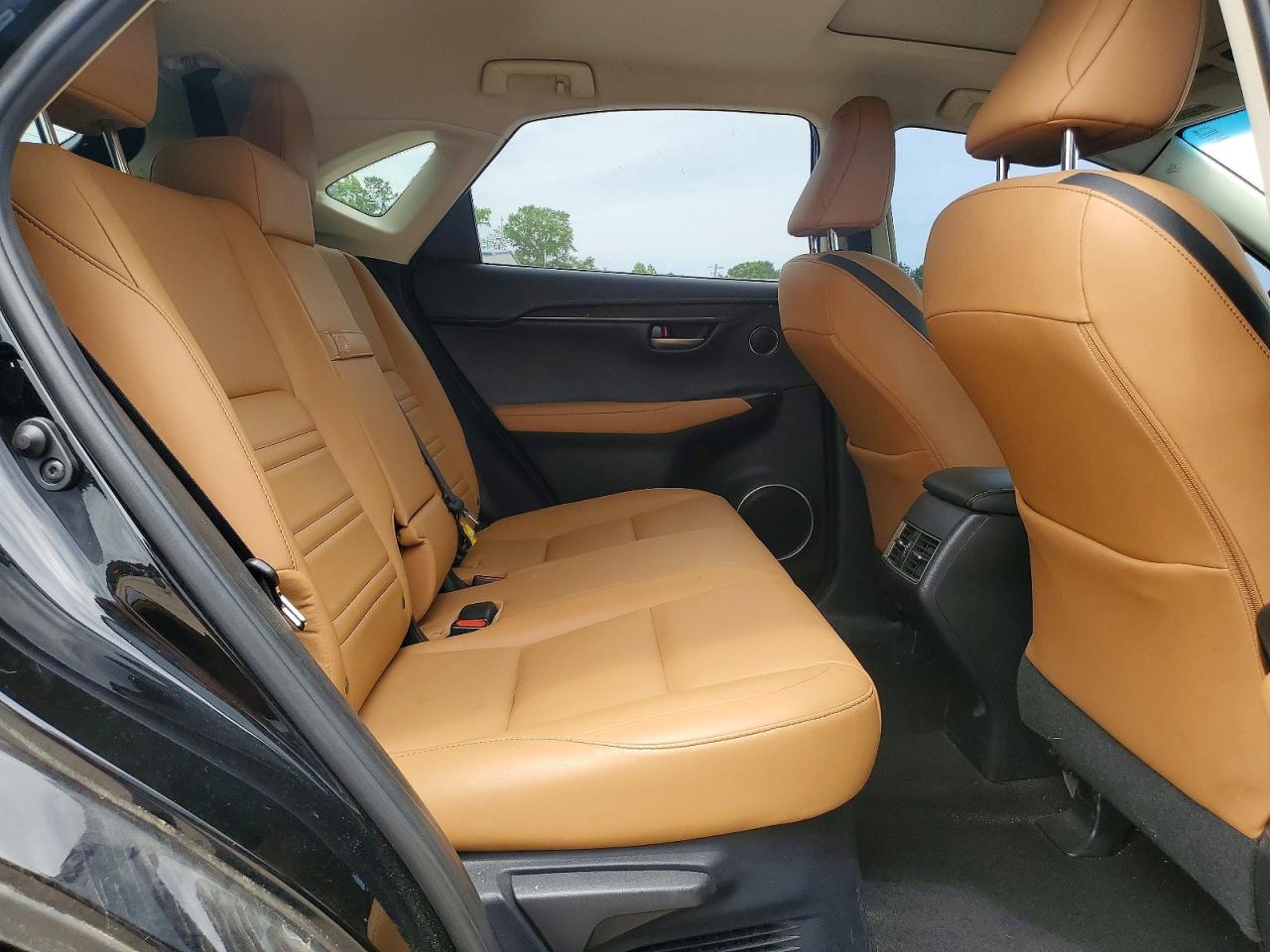 Lexus NX Base
