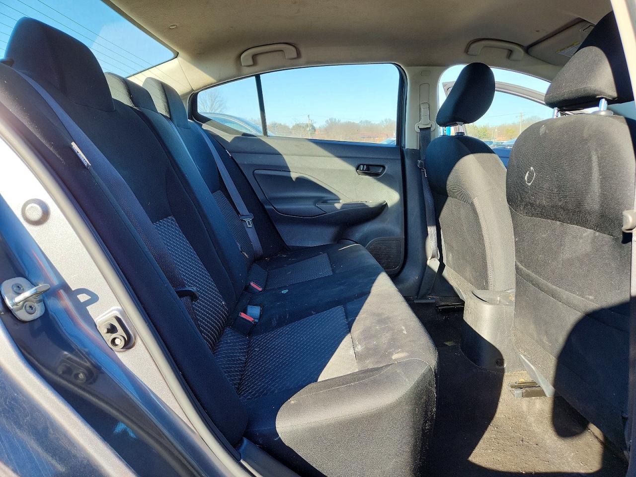 Nissan Versa S