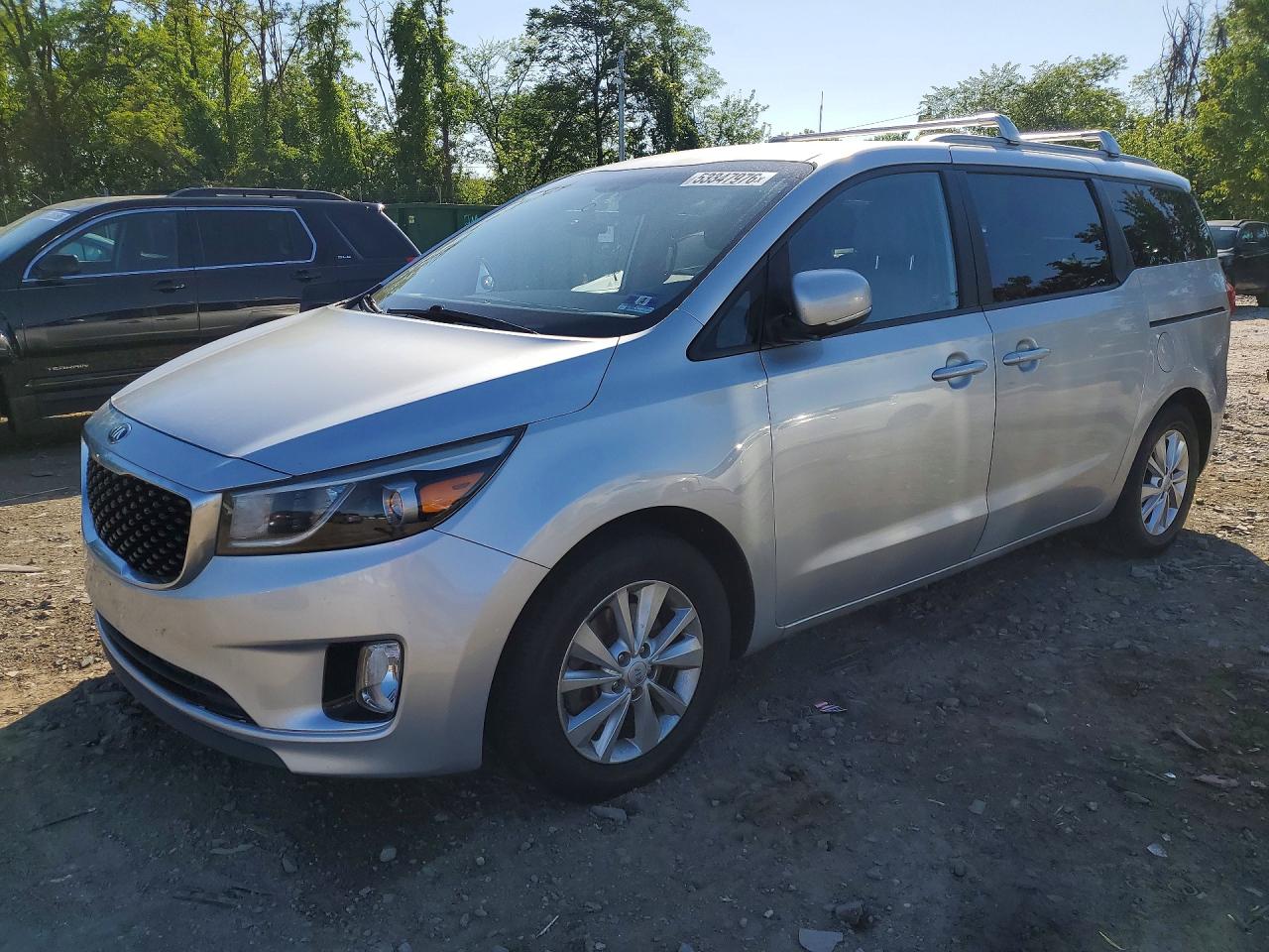 Salvage Kia Sedona Image