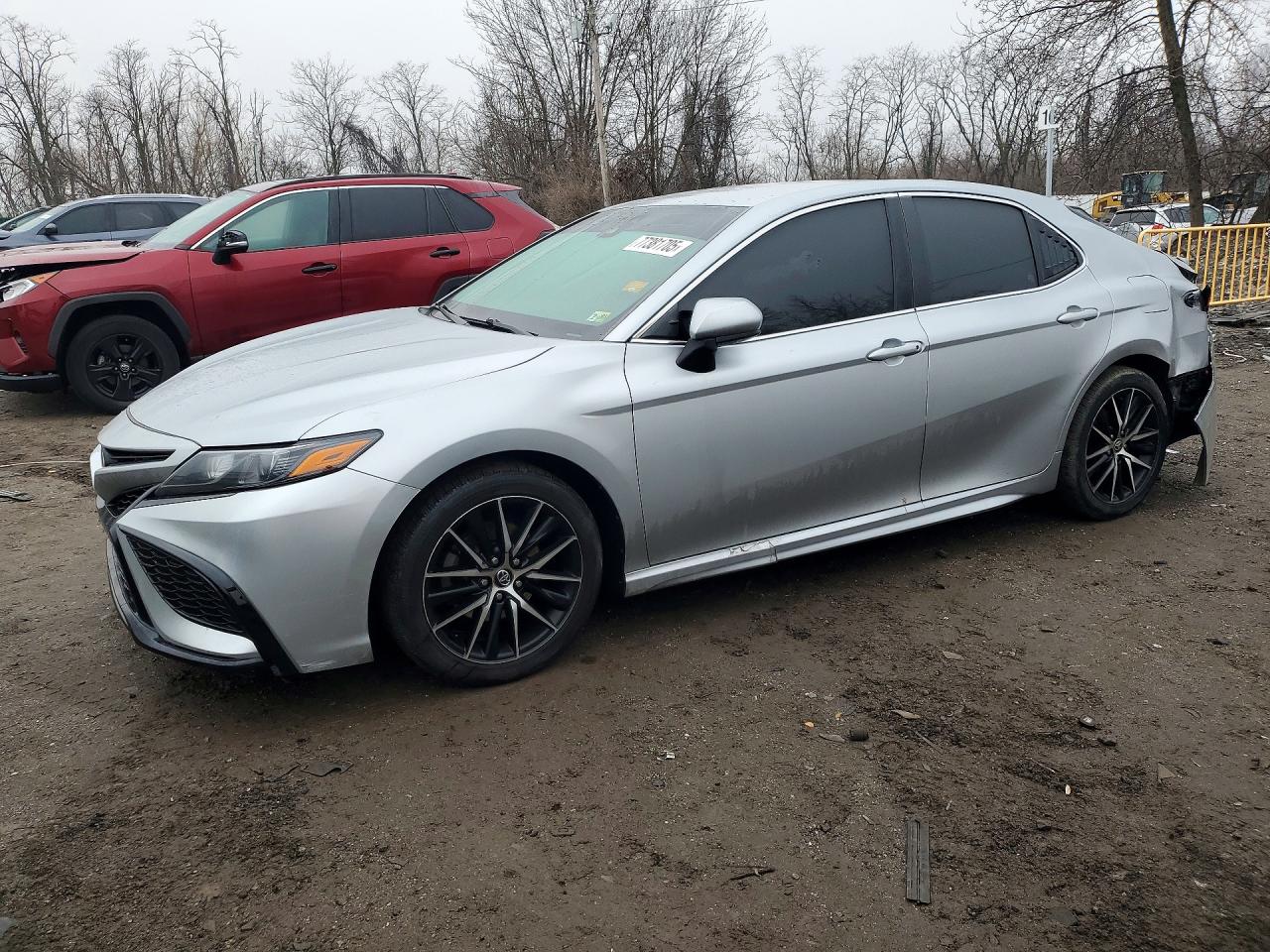 Salvage Toyota Camry Image