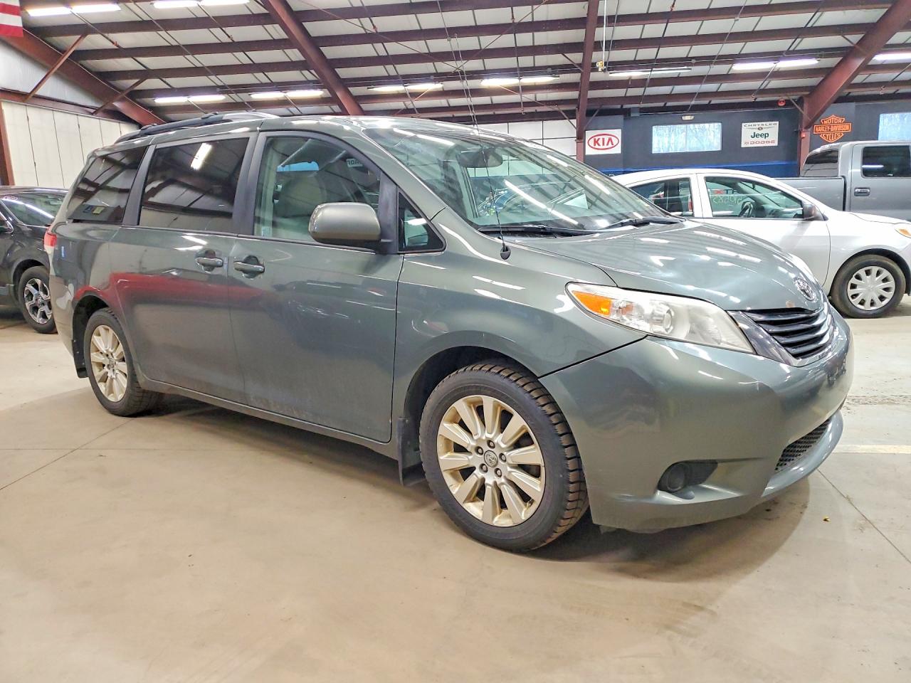 Toyota Sienna Le