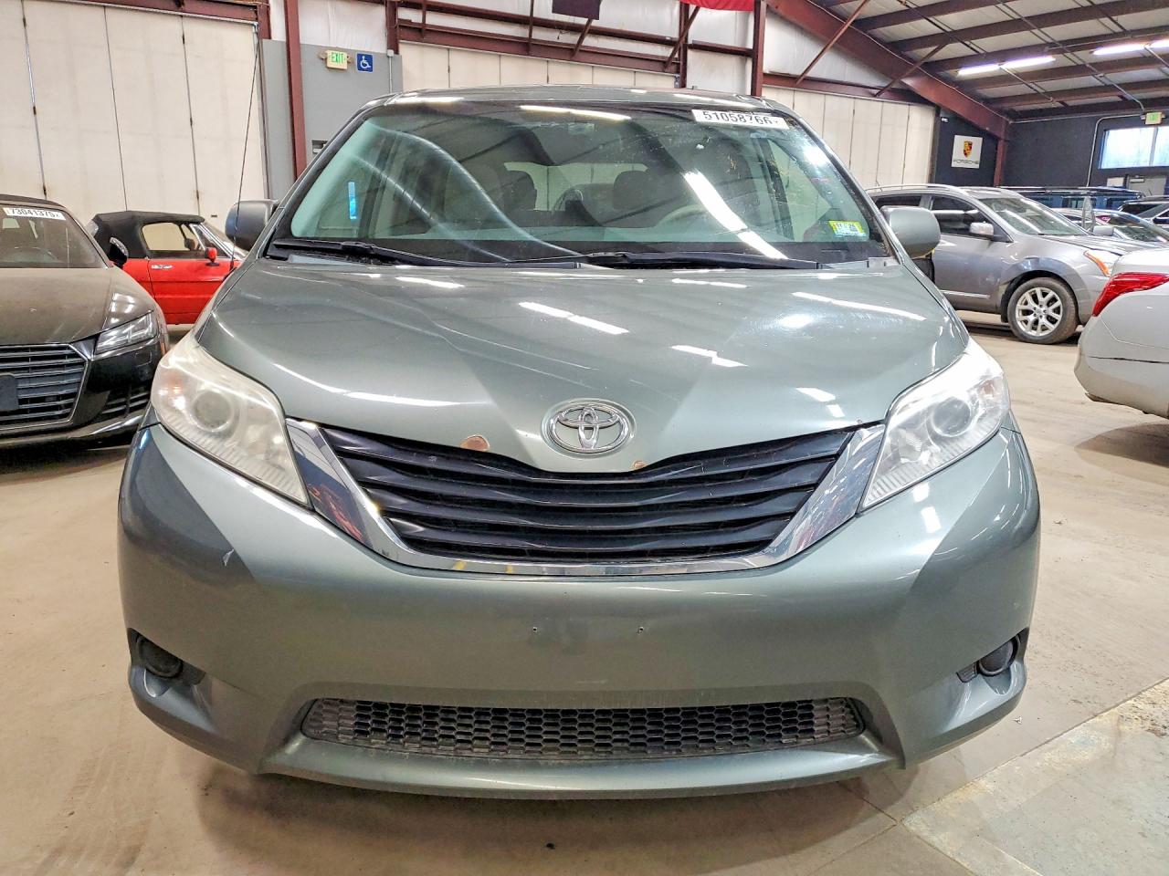 Toyota Sienna Le