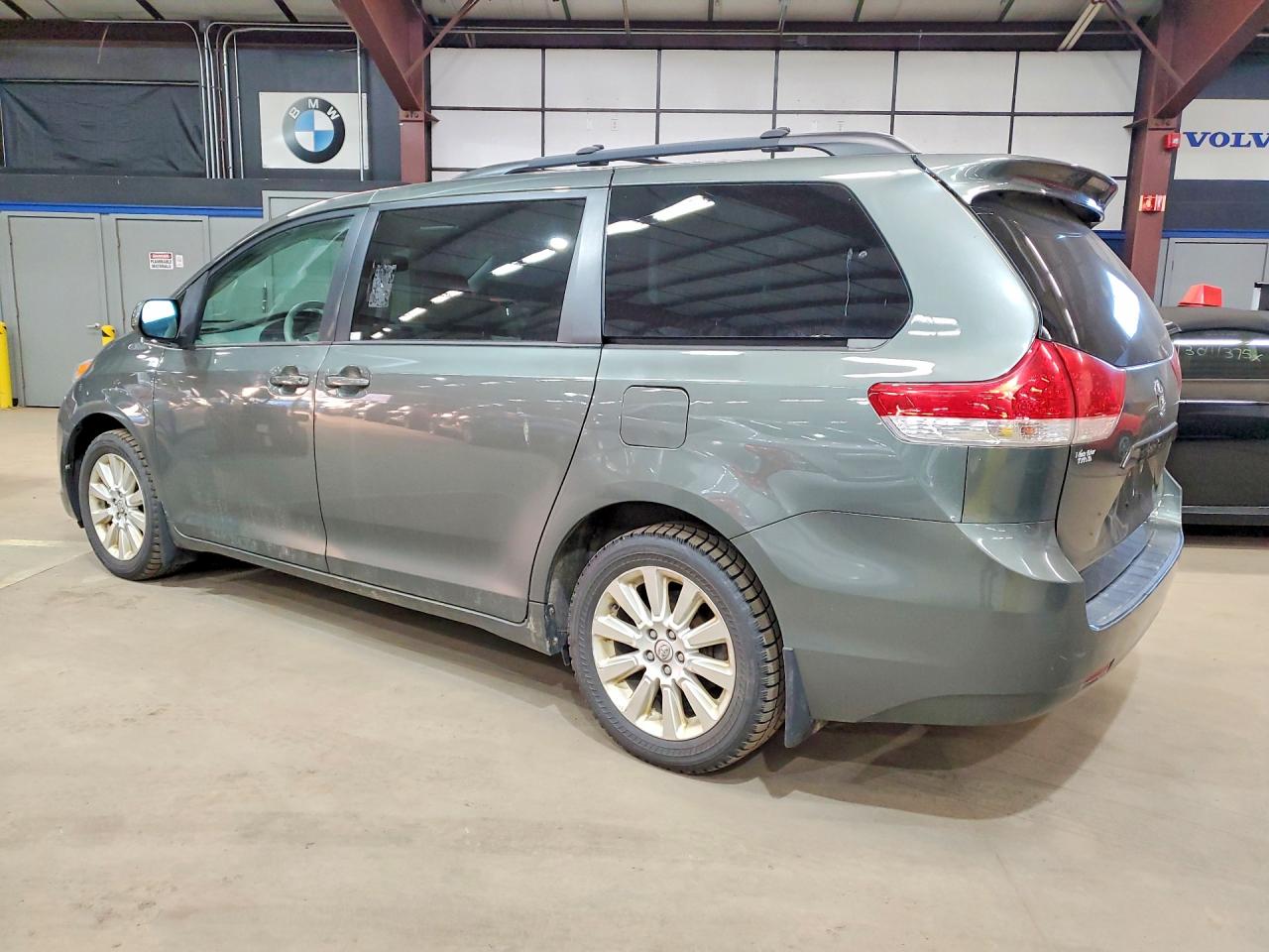 Toyota Sienna Le