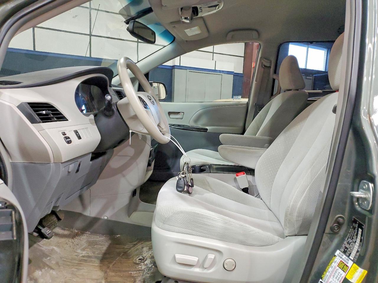 Toyota Sienna Le