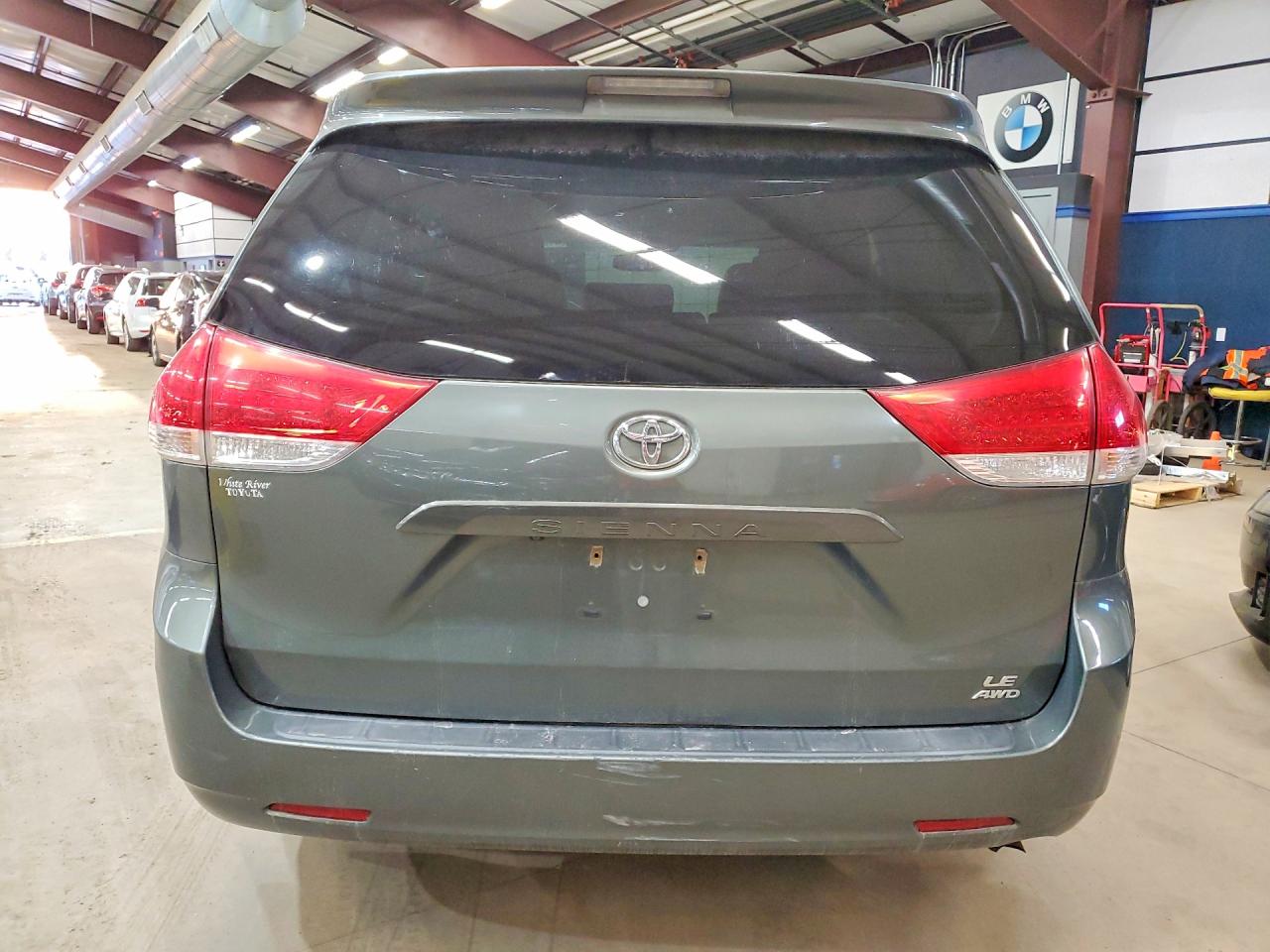 Toyota Sienna Le