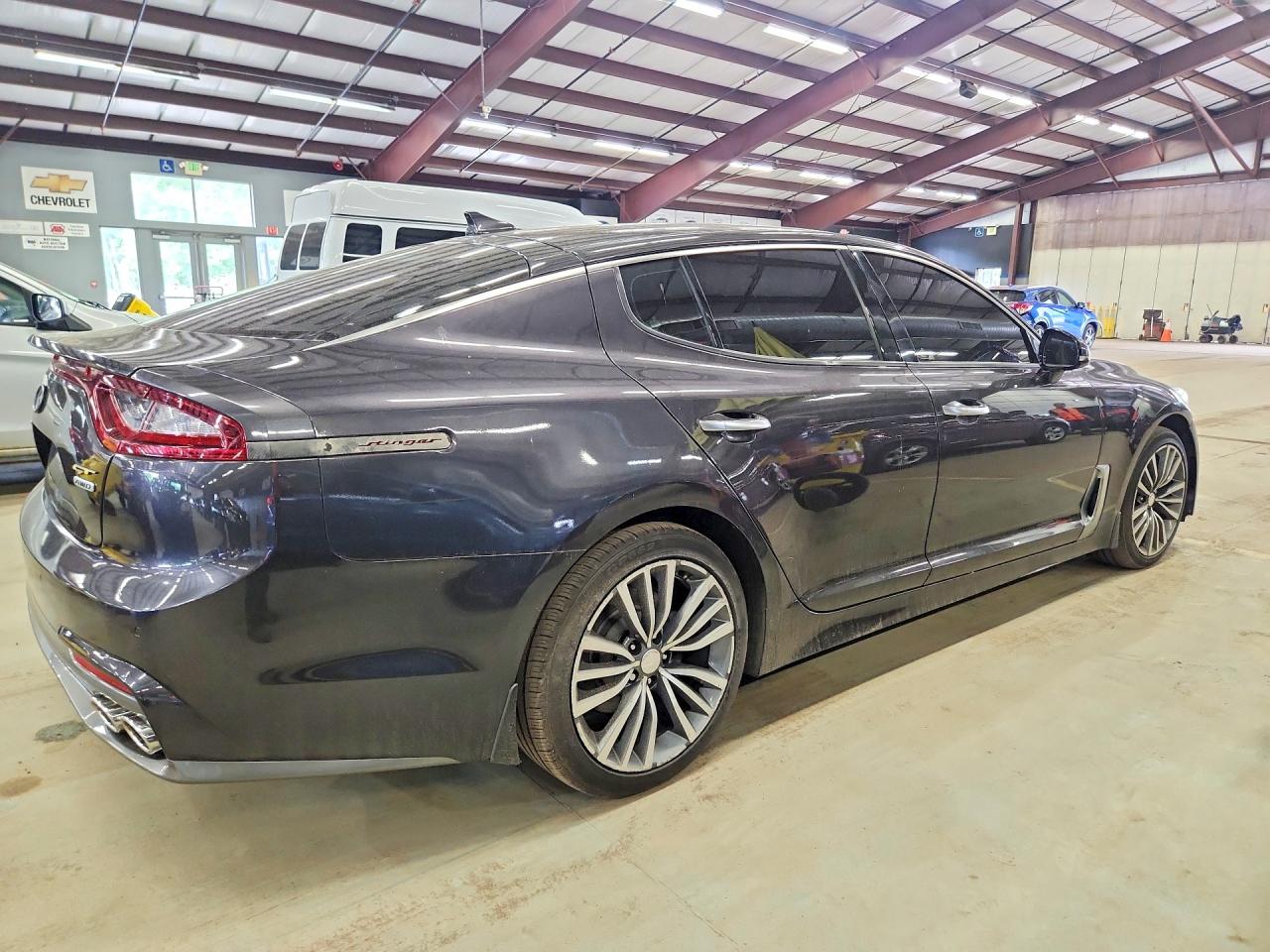Kia Stinger Base