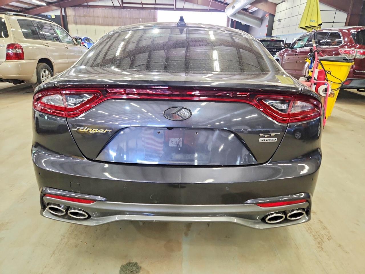 Kia Stinger Base