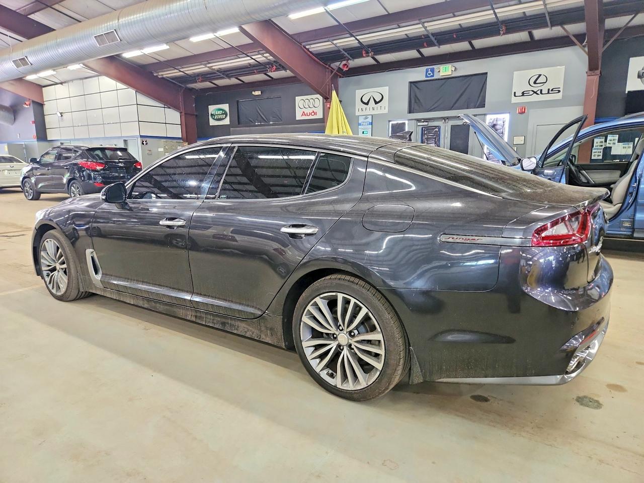 Kia Stinger Base