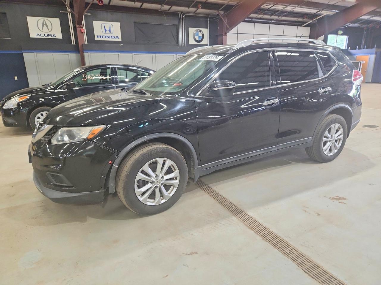 Salvage Nissan Rogue Image