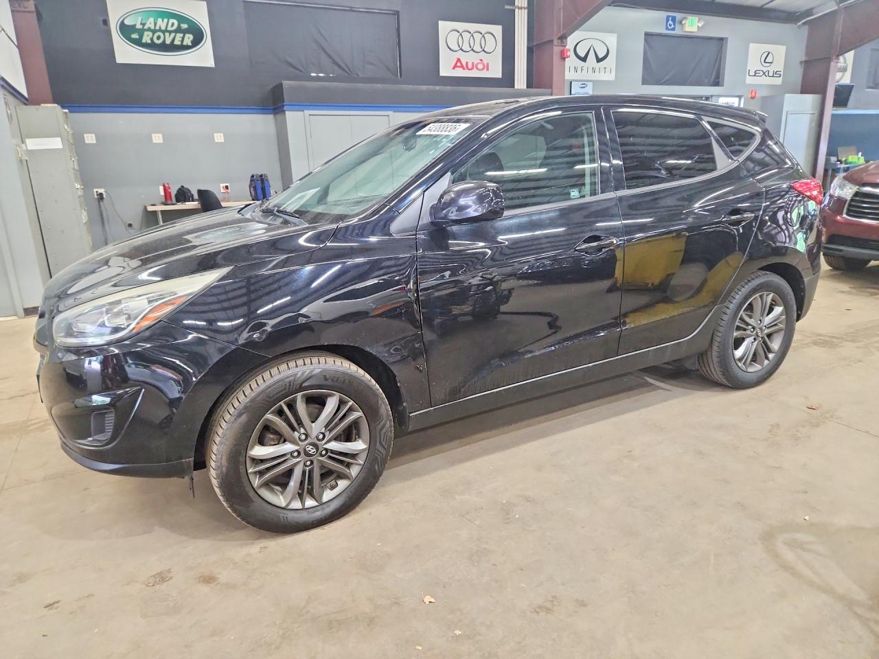Salvage Hyundai TUCSON Image