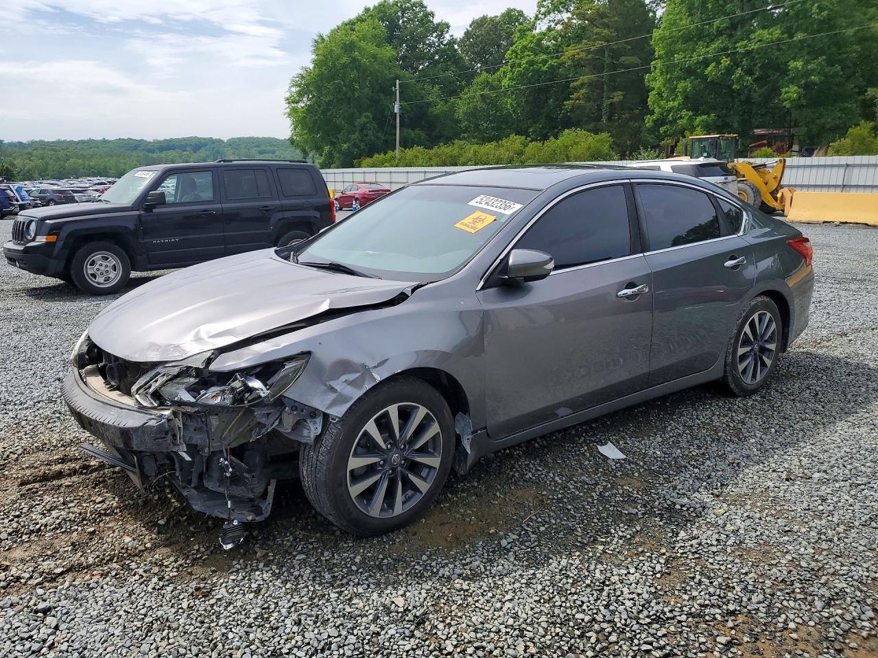 Salvage Nissan Altima Image