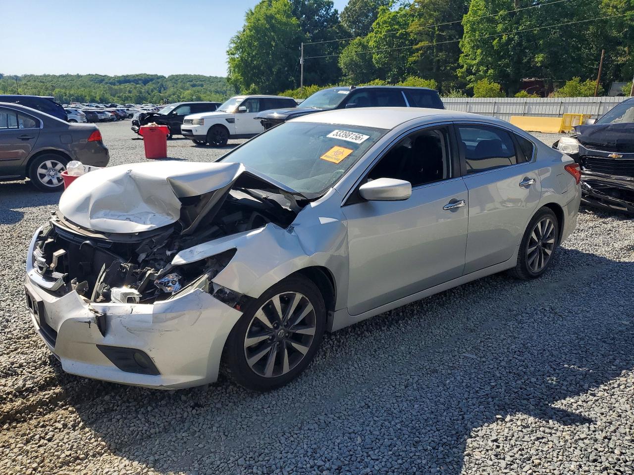 Salvage Nissan Altima Image