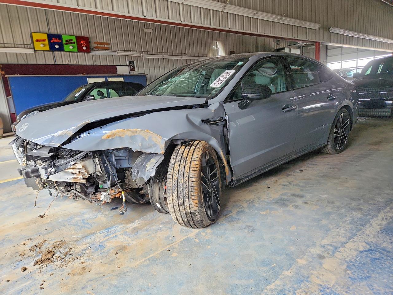Salvage Hyundai SONATA Image