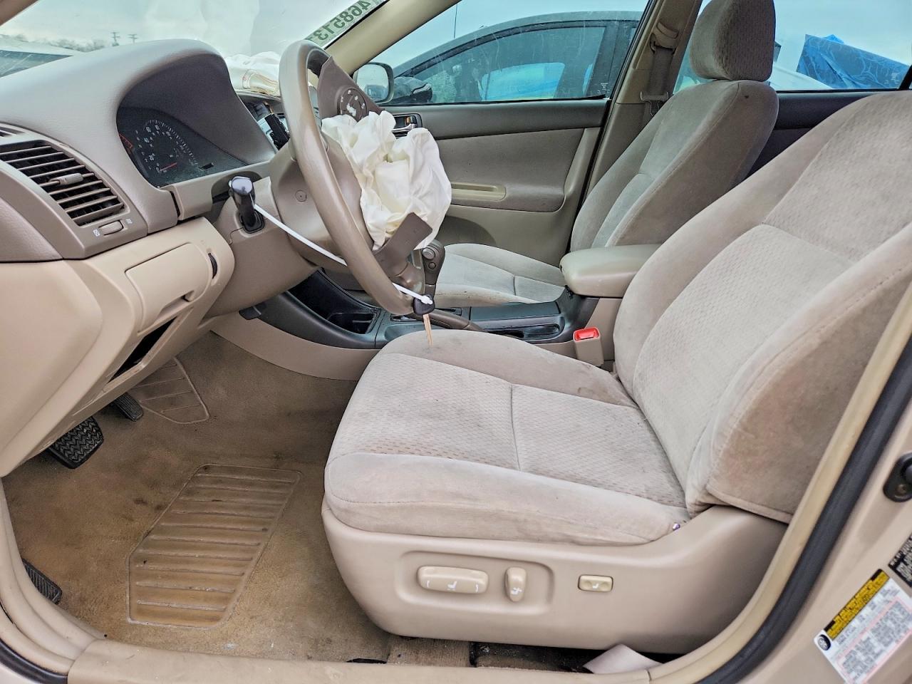 Toyota Camry Le