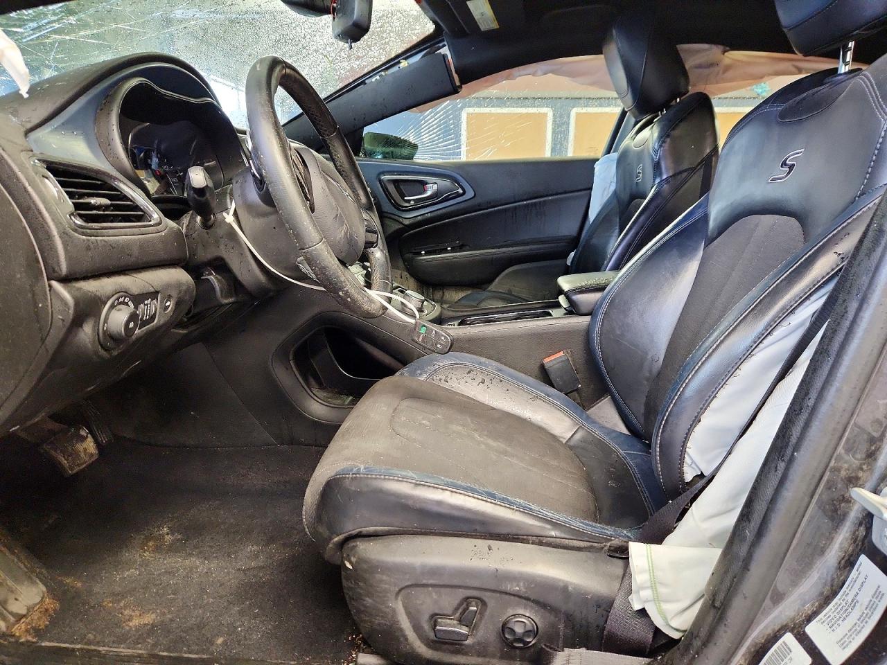 Chrysler 200 S