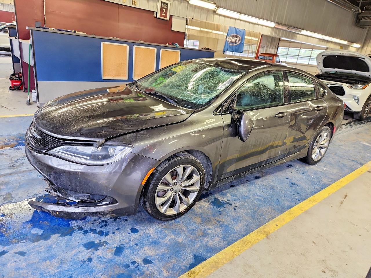 Salvage Chrysler 200 Image