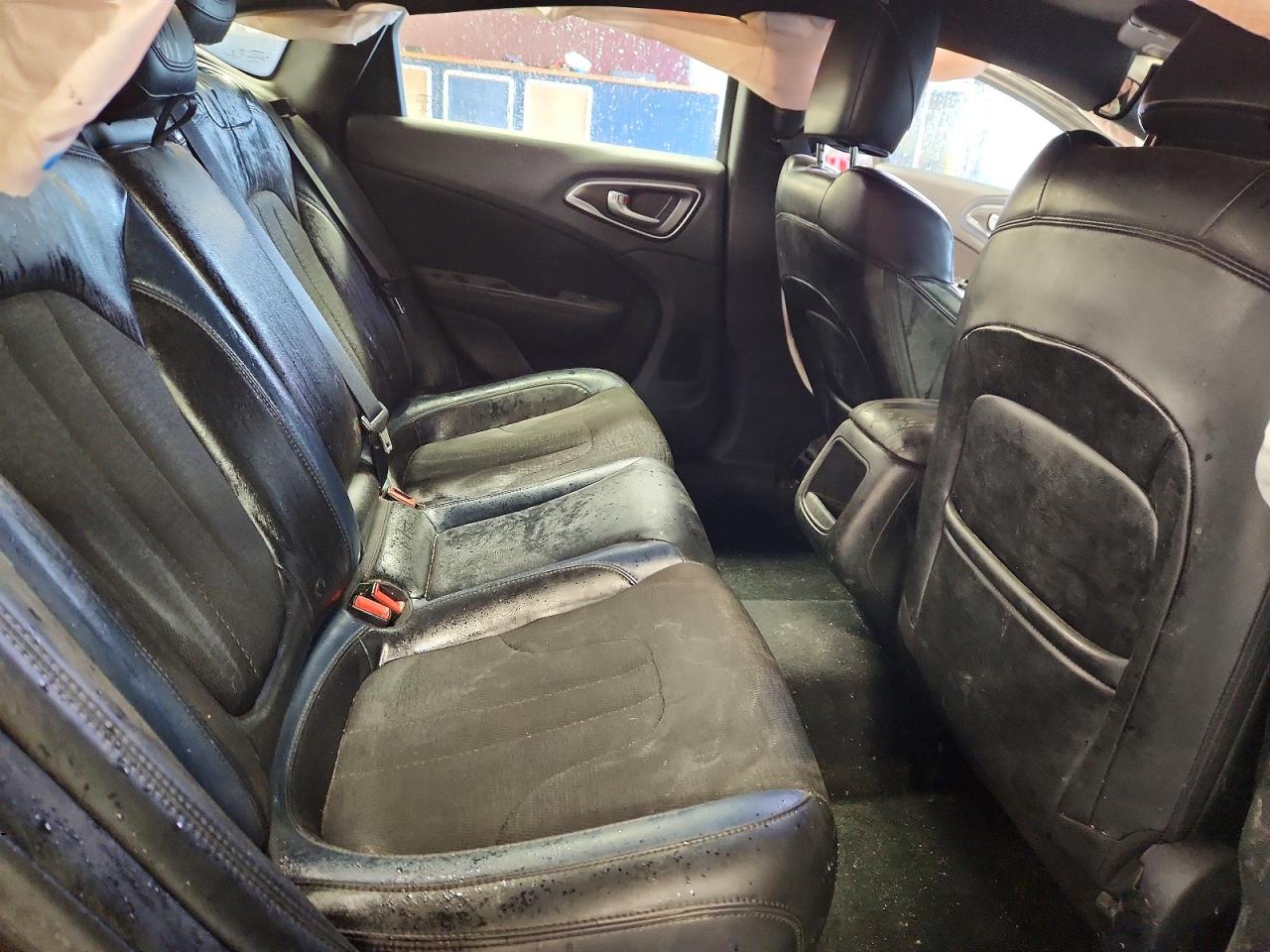 Chrysler 200 S