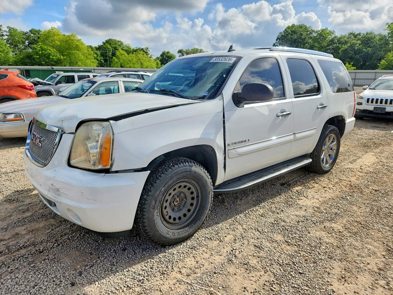 Salvage GMC Yukon Image