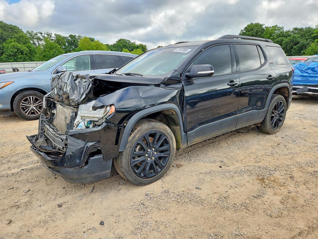 Salvage GMC Acadia Image