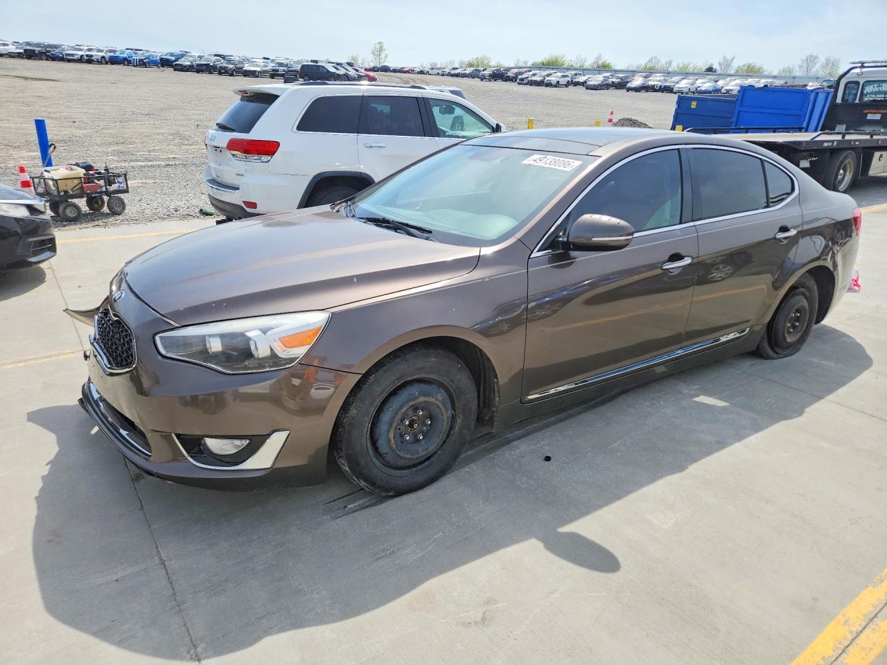 Salvage Kia Cadenza Image