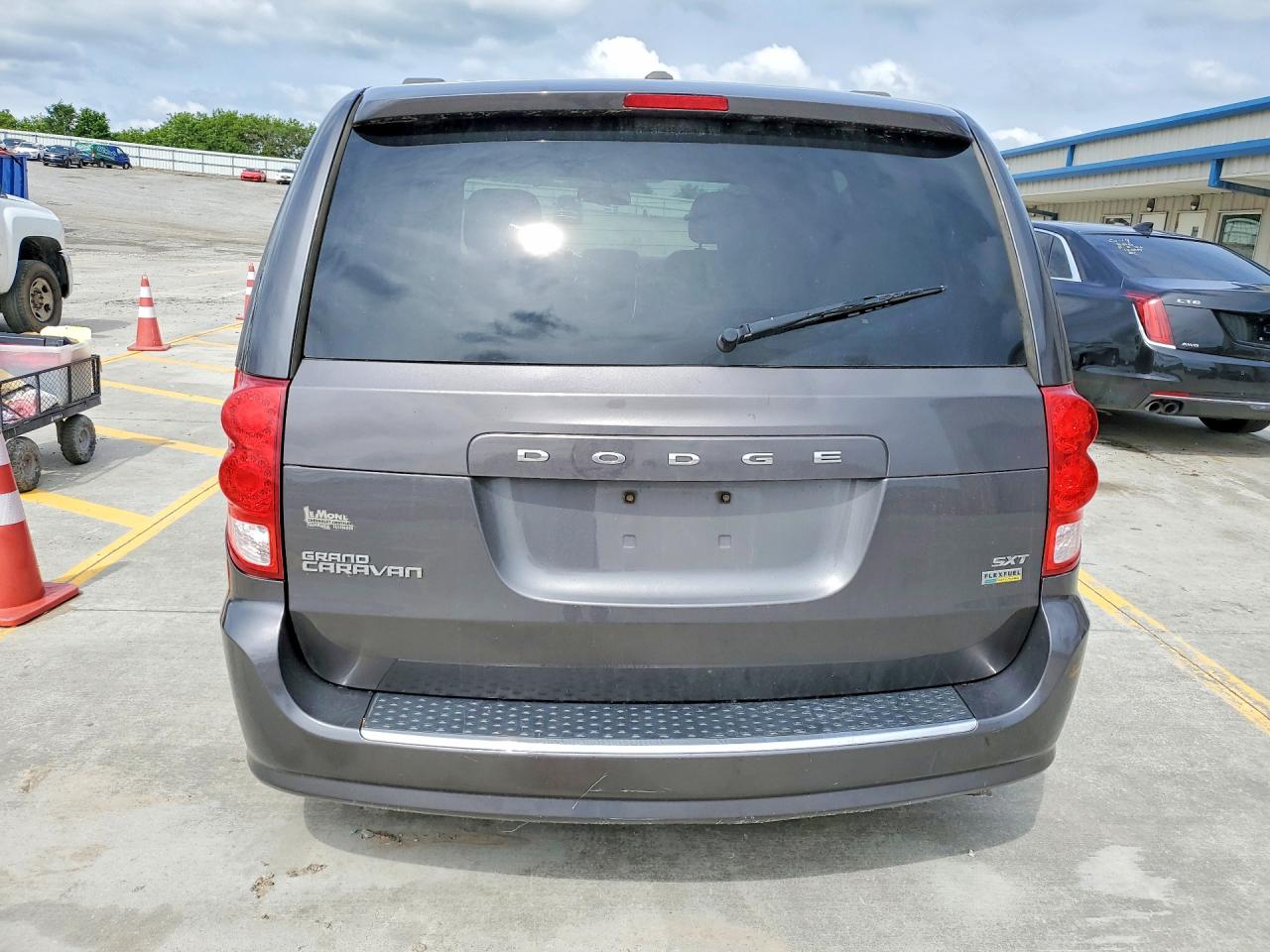 Dodge Caravan Sxt