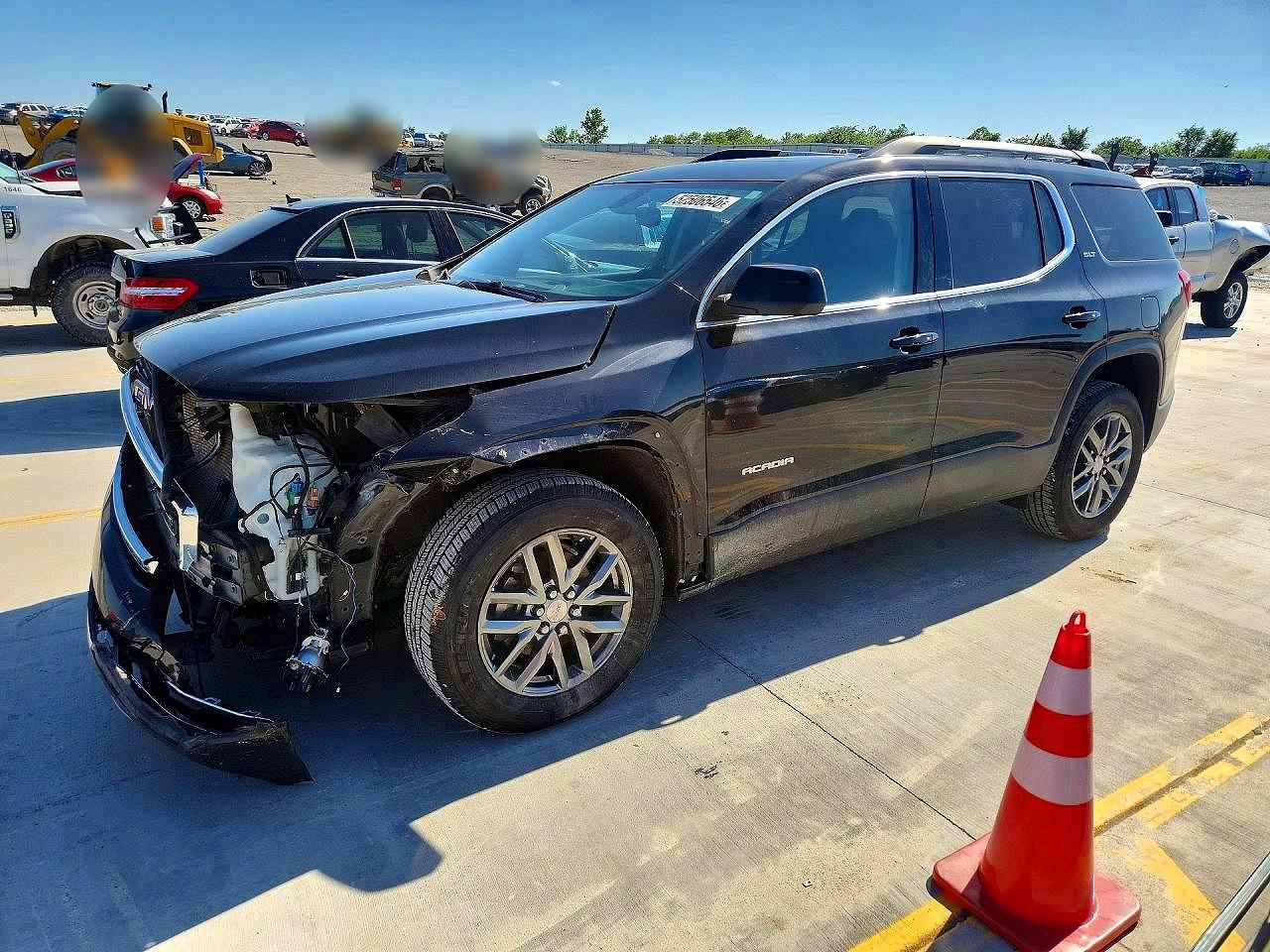 Salvage GMC Acadia Image