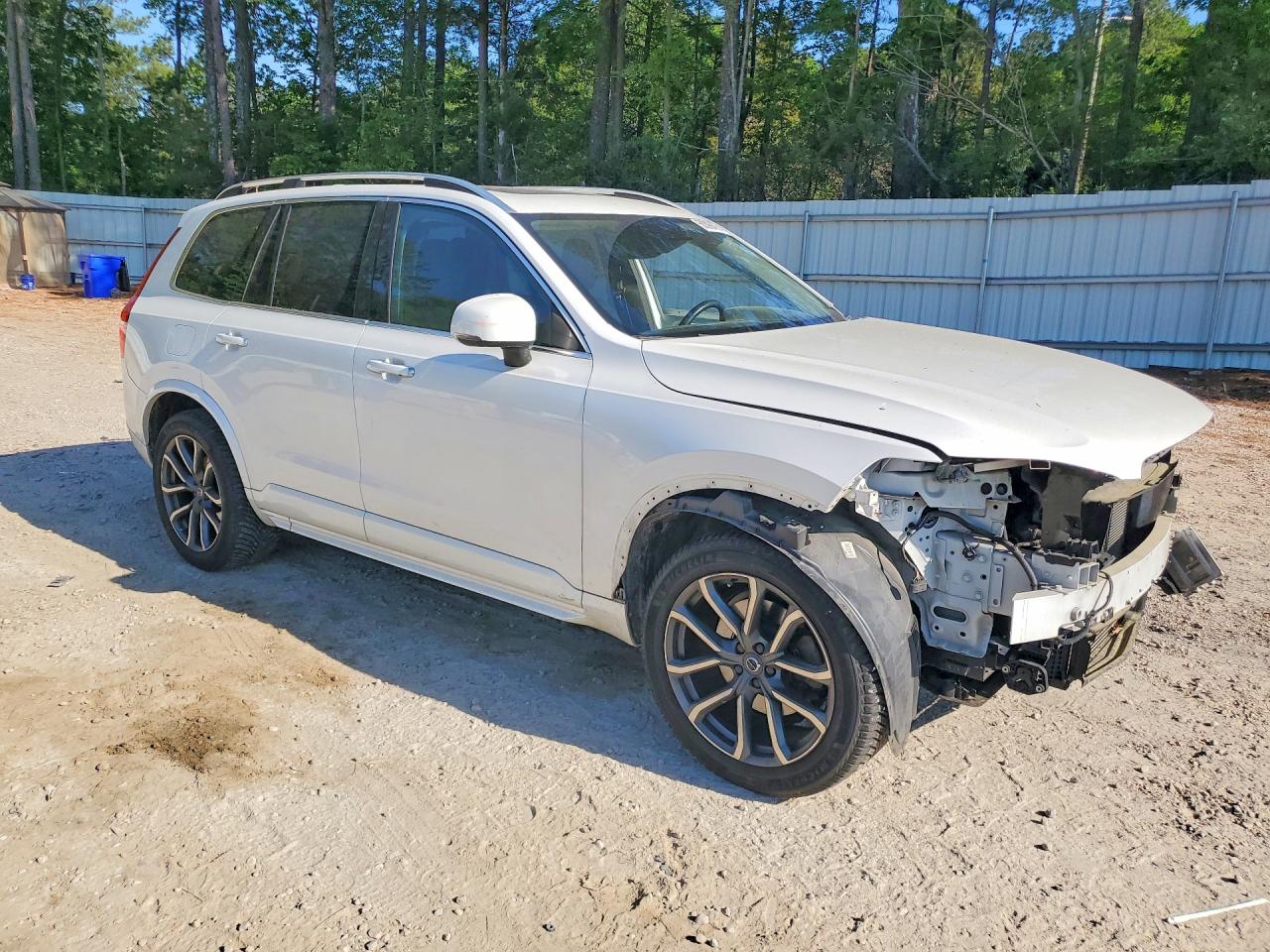 Volvo XC90 T5