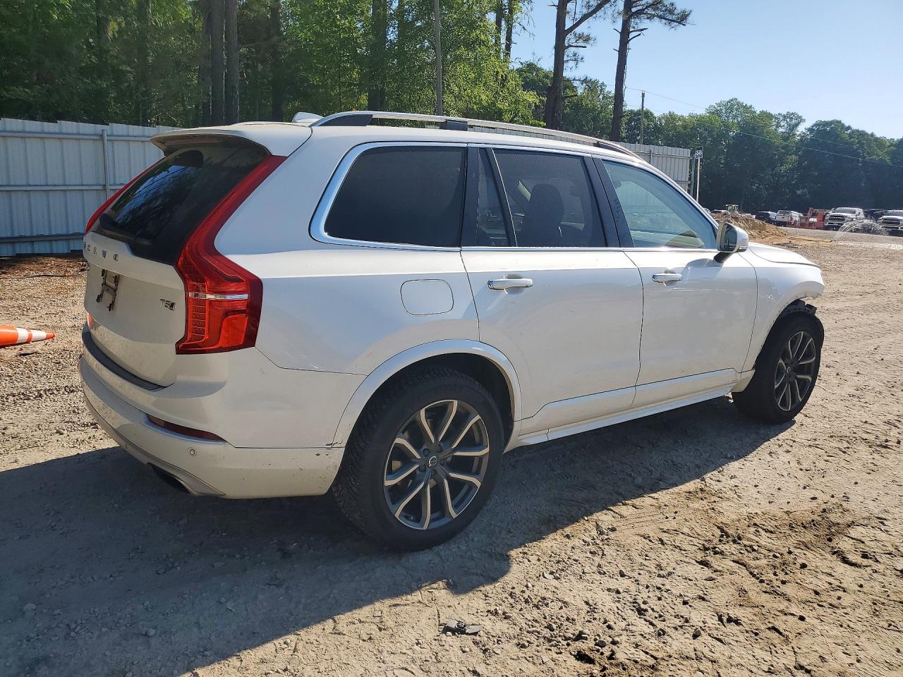 Volvo XC90 T5