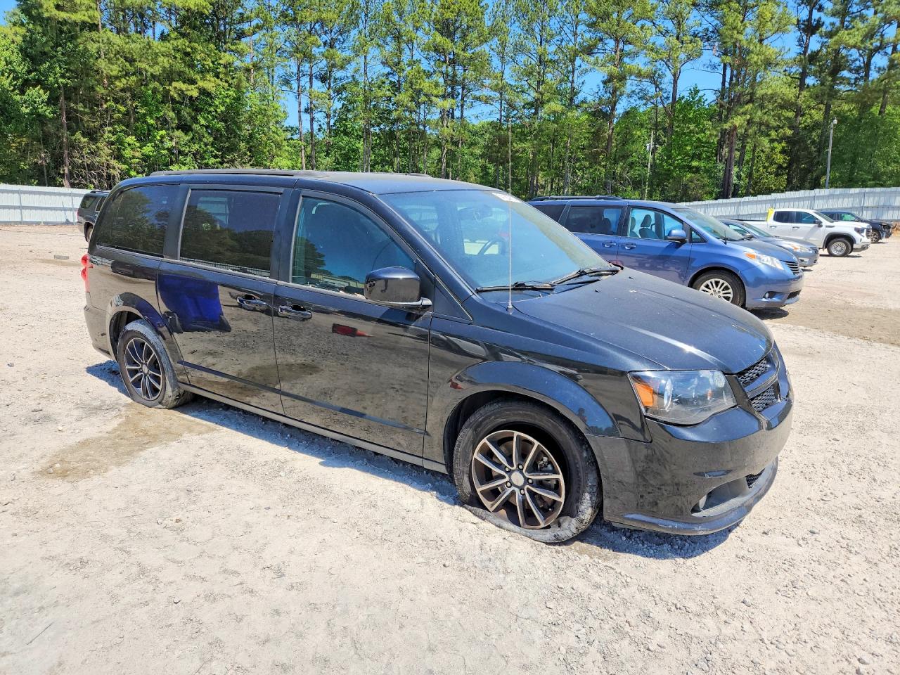 Dodge Caravan Sxt
