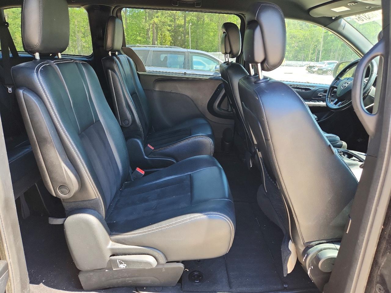 Dodge Caravan Sxt