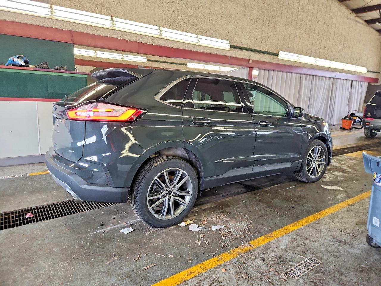 Ford Edge Titanium