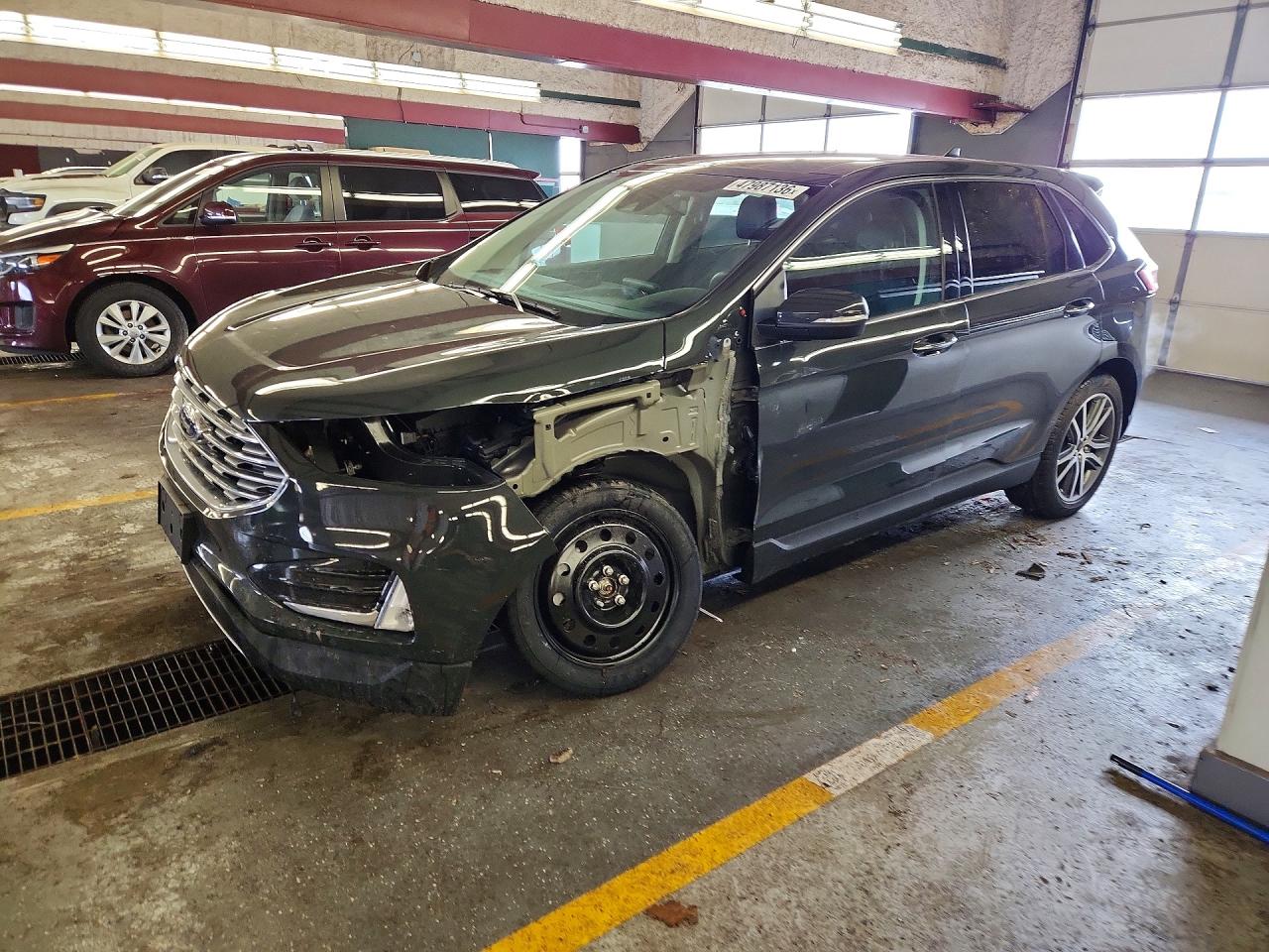 Salvage Ford Edge Image