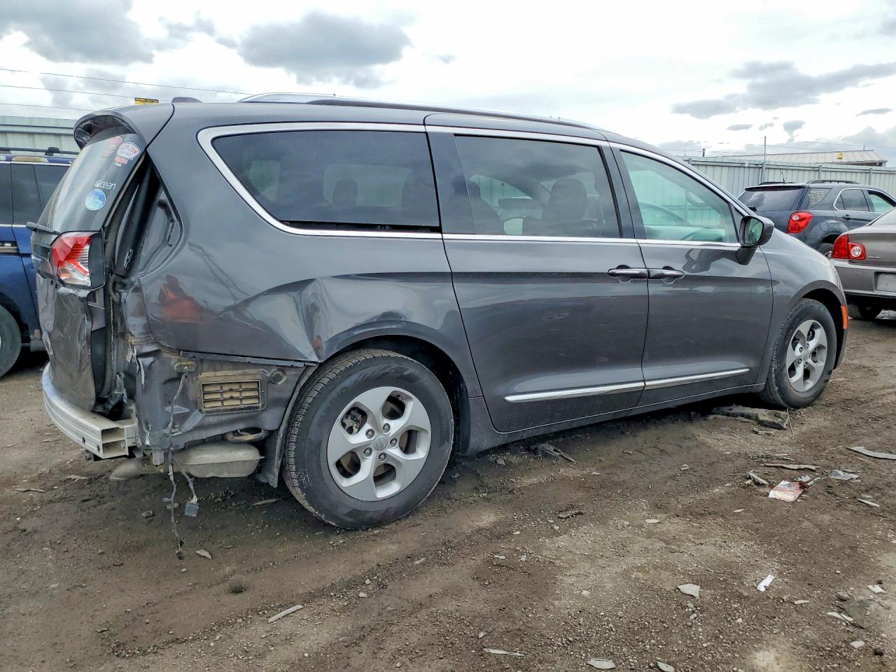 Chrysler Pacifica Touring L Plus