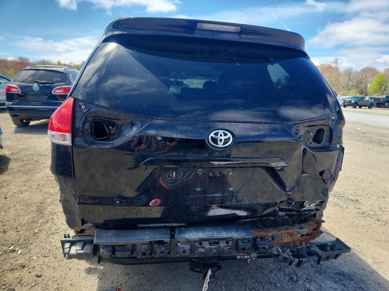 Toyota Sienna Le