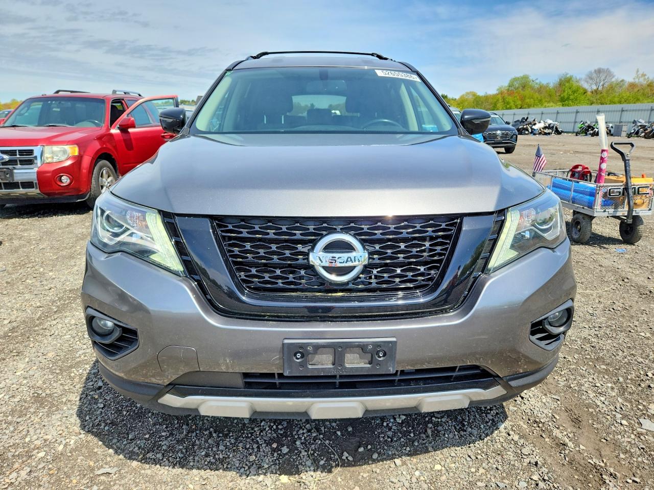 Nissan Pathfinder Sv