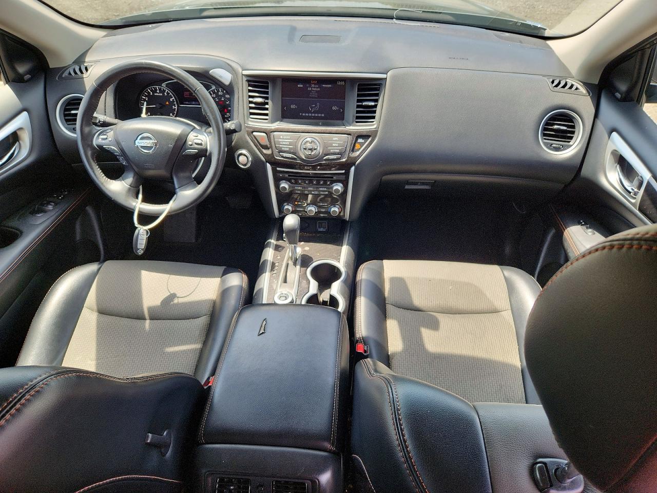 Nissan Pathfinder Sv