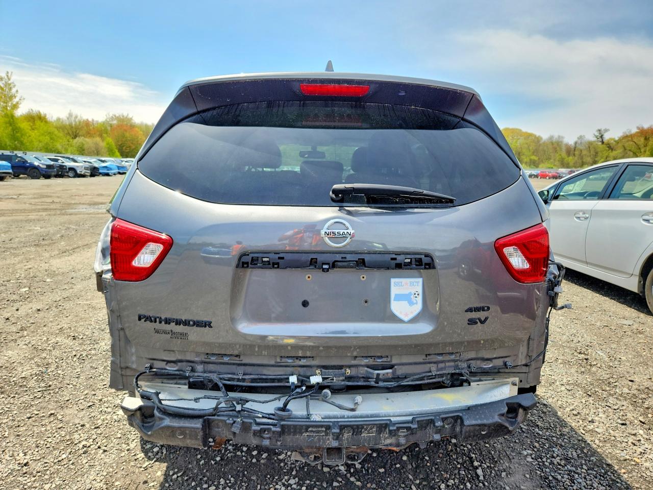 Nissan Pathfinder Sv