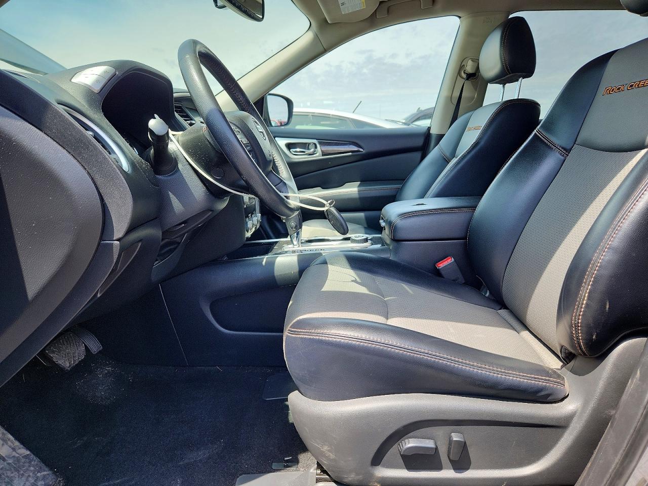 Nissan Pathfinder Sv