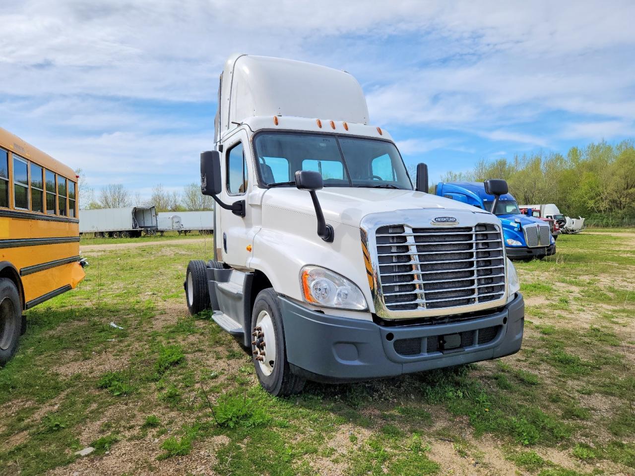Salvage Freightliner Cascadia 1 Image