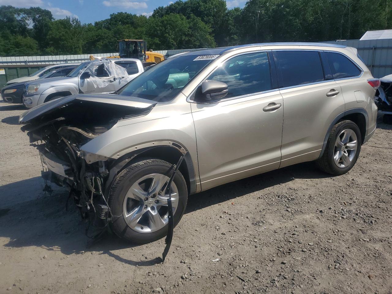 Salvage Toyota Highlander Image