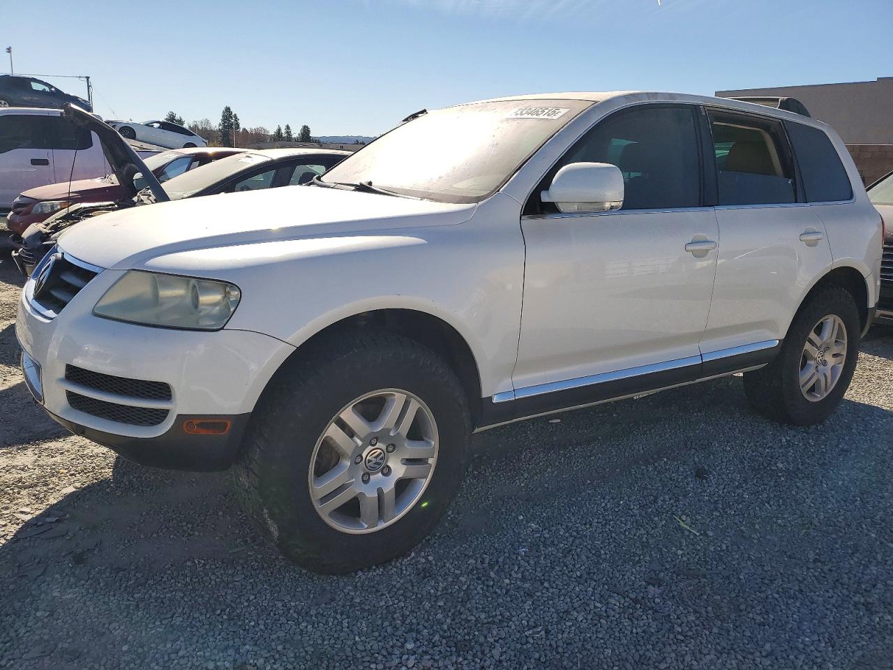 Salvage Volkswagen Touareg Image