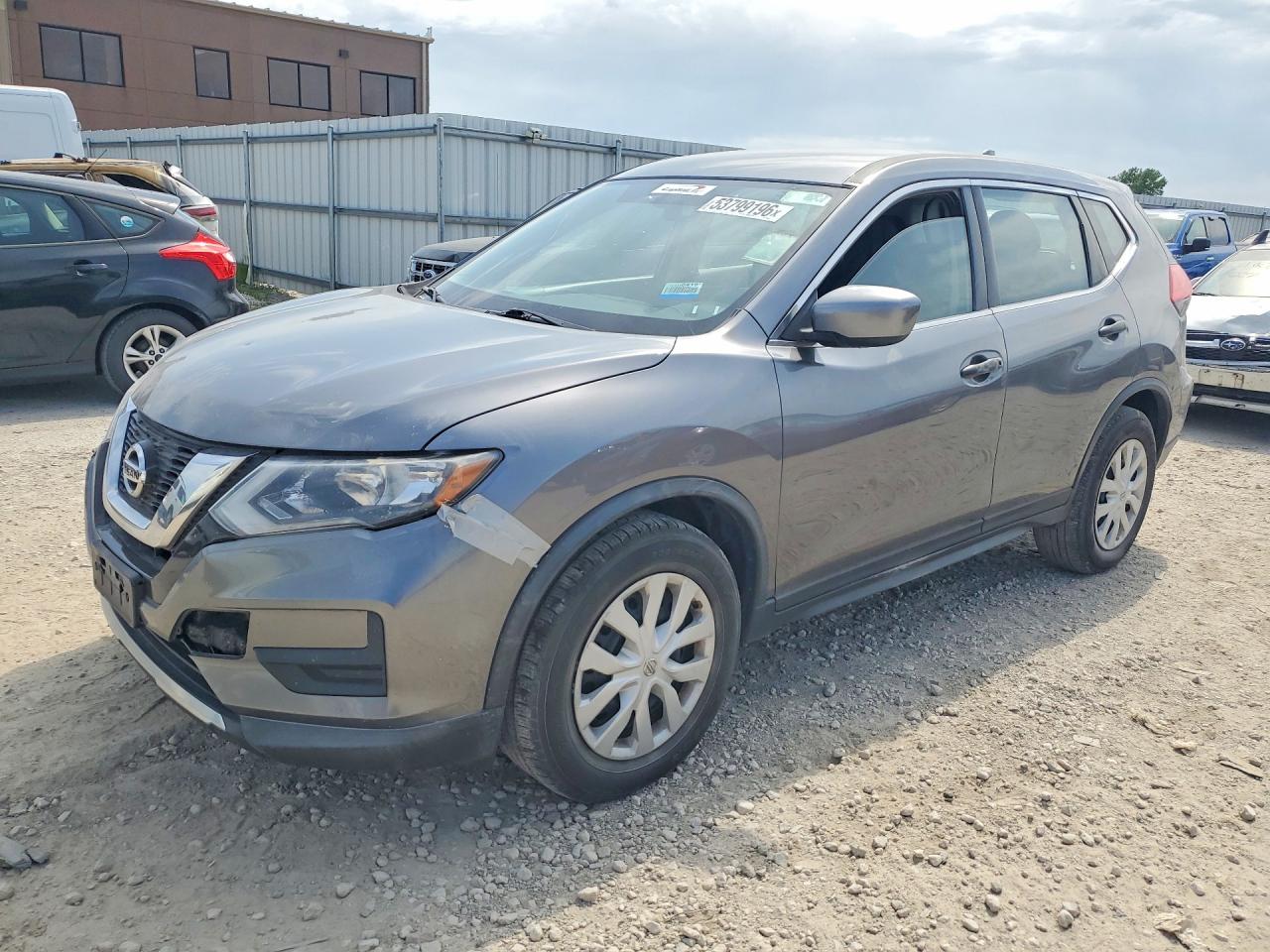 Salvage Nissan Rogue Image