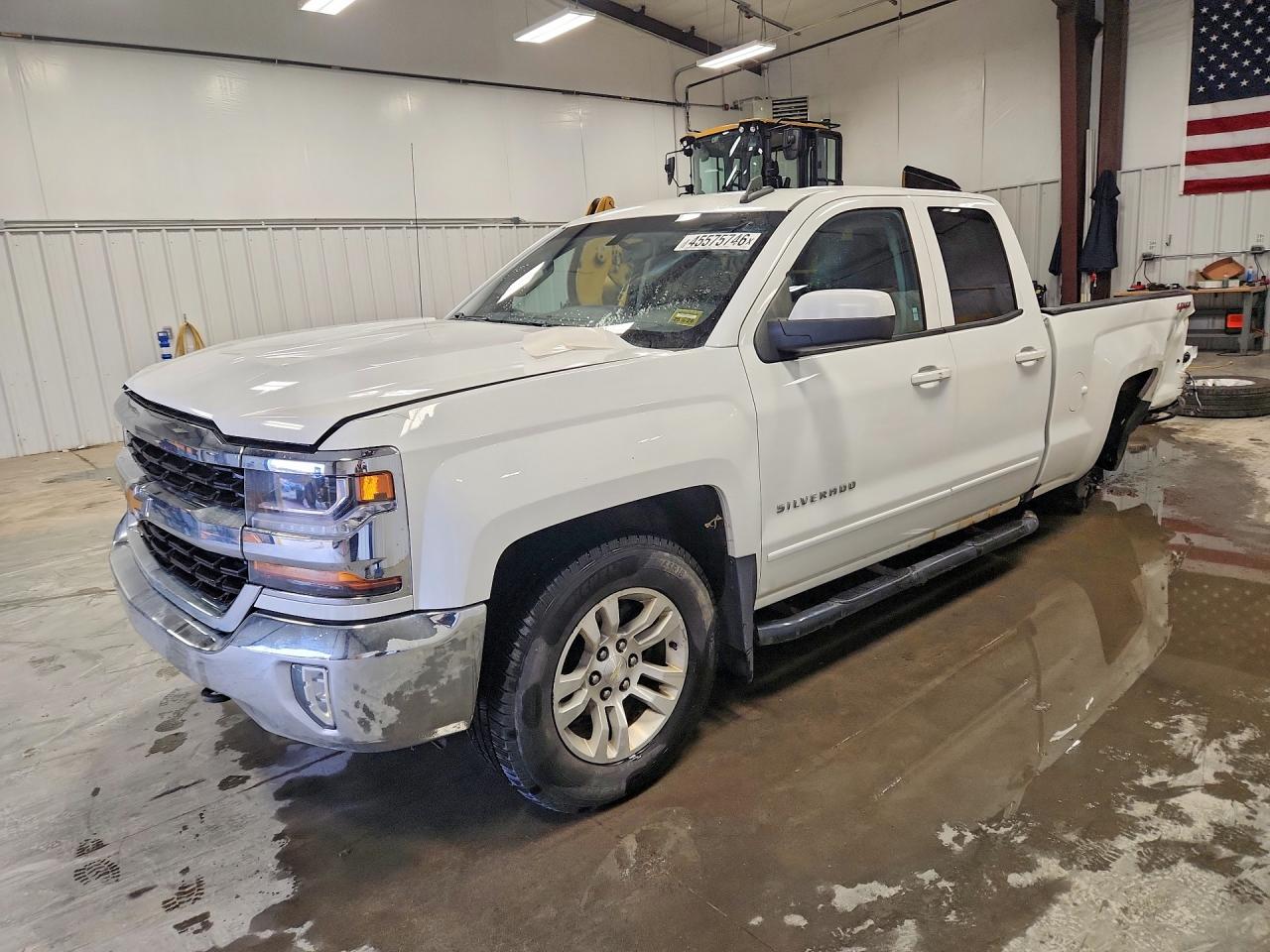 Salvage Chevrolet Silverado Image